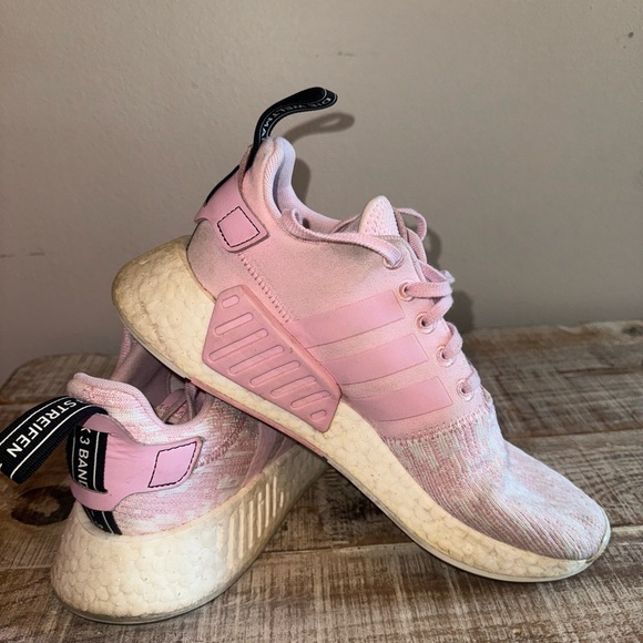 ADIDAS RARE PINK NMD R2s - Picture 1 of 3